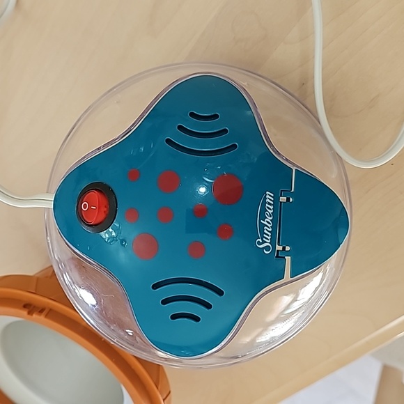 Ice cream maker, 1/2 pint Sunbeam, electric, gel canister - Picture 5 of 13